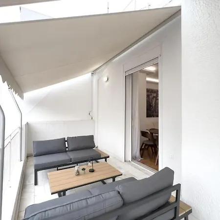 Spacious Penthouse Near Downtown Афины Экстерьер фото
