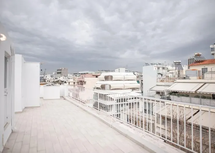 Spacious Penthouse Near Downtown