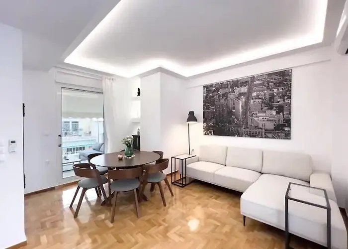 Spacious Penthouse Near Downtown