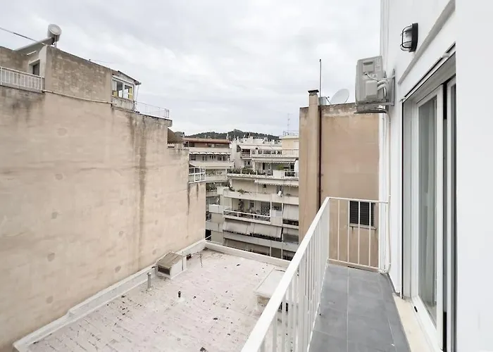 Spacious Penthouse Near Downtown