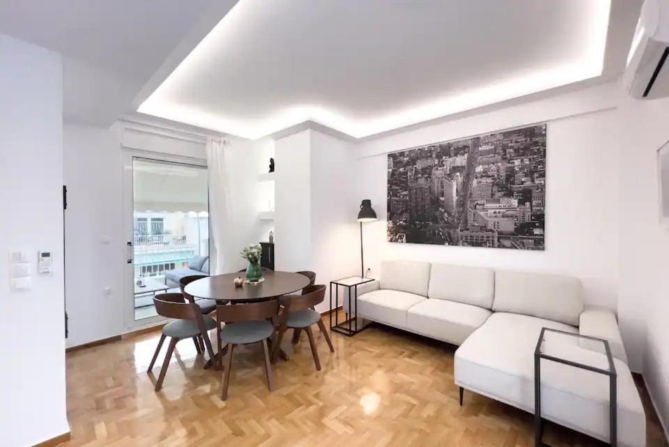 Apartment Spacious Penthouse Near Downtown Athens