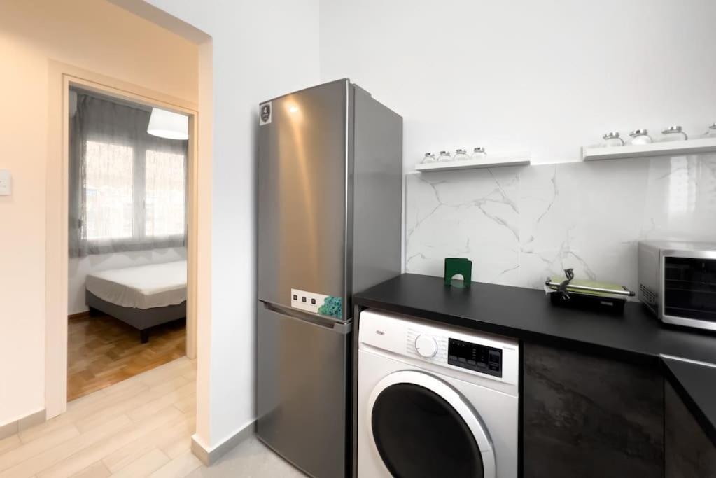 Spacious Penthouse Near Downtown Athens